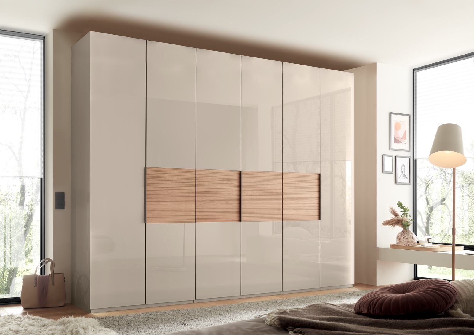 Drehtürenschrank