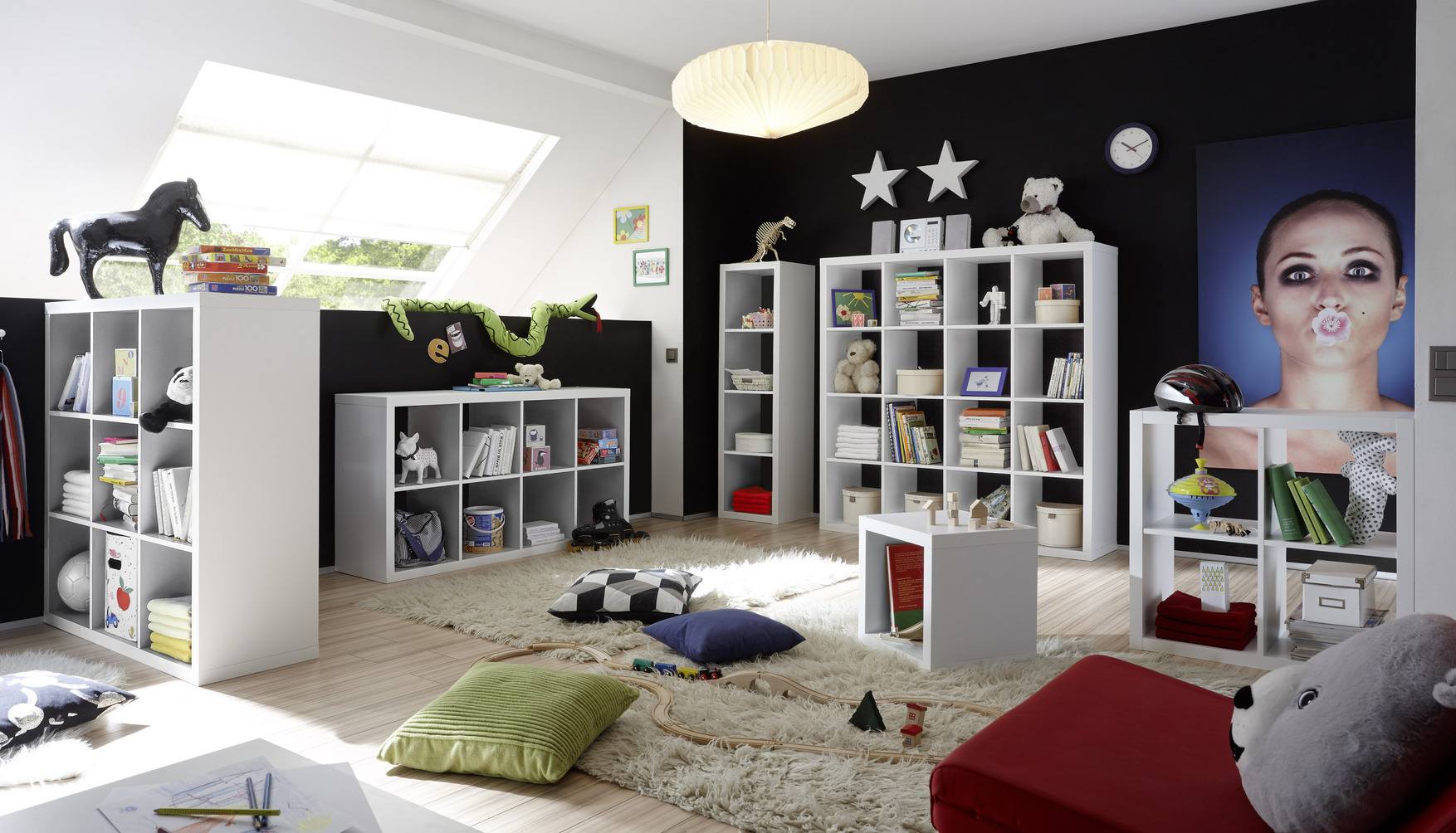 Raumteiler auch als Bücherregal einsetzbar