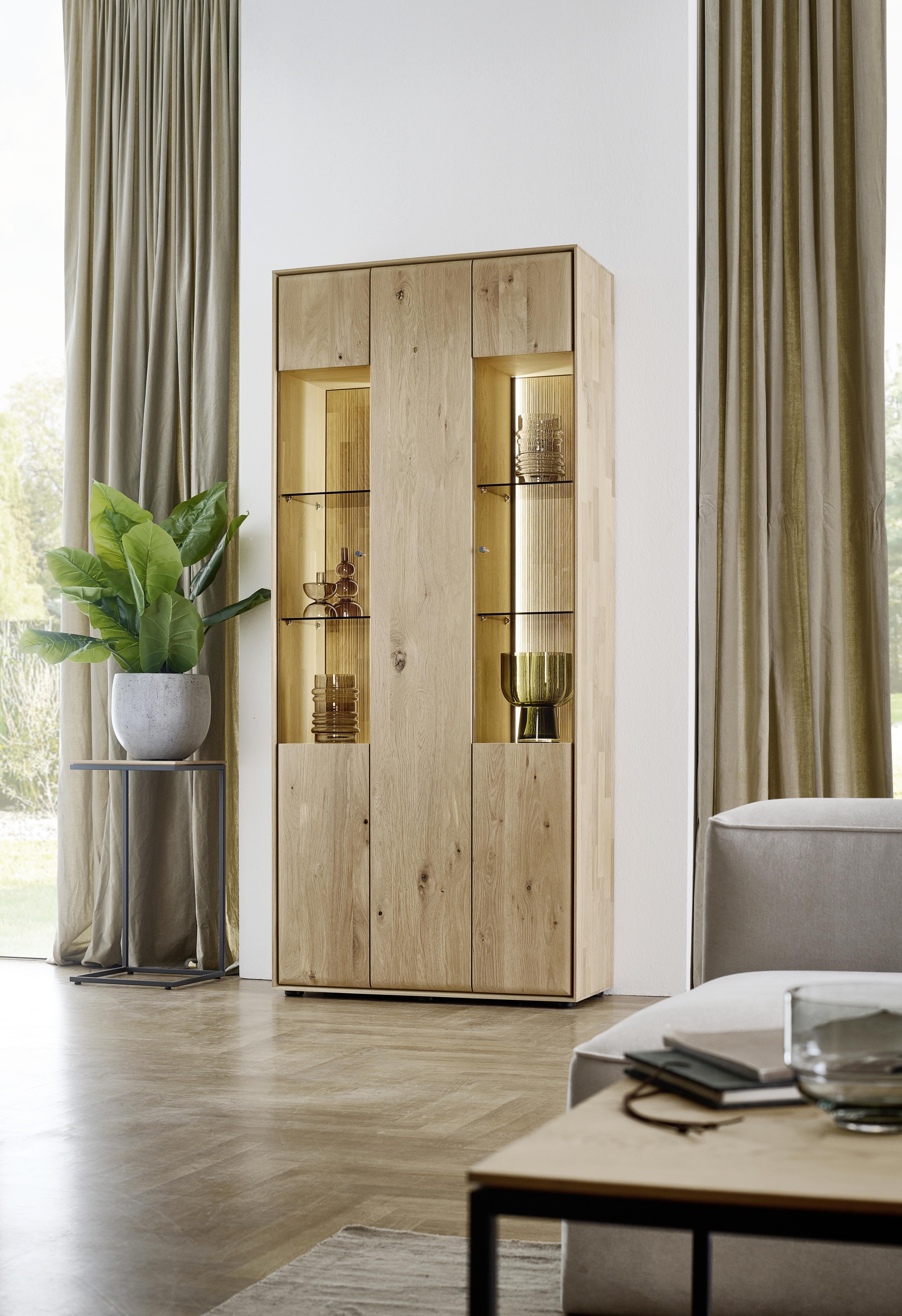 Standvitrine "Vala"